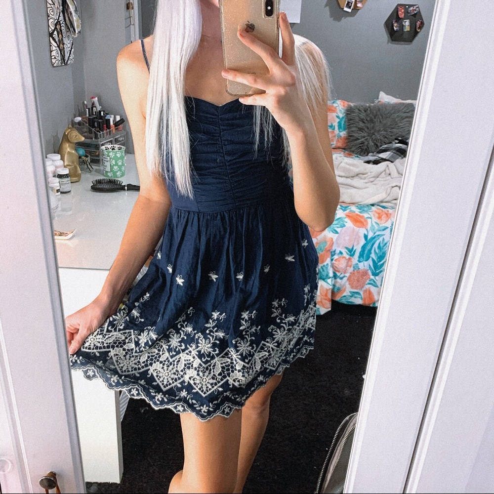 SPEECHLESS | Navy Blue & White Floral Dress